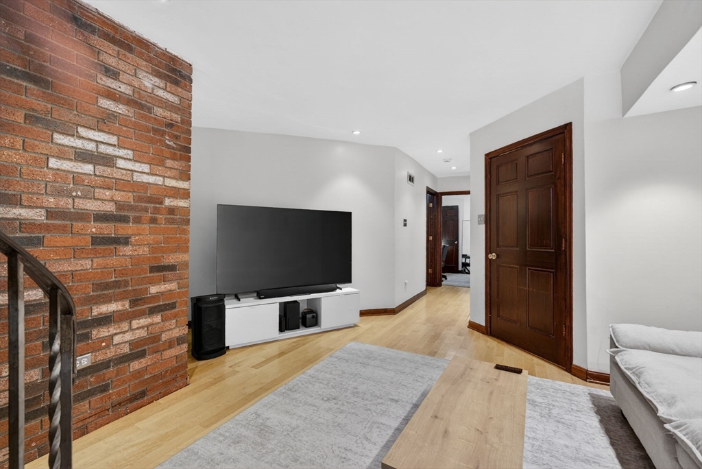 8 Wiget Street, Unit 1 Boston, MA 02113 - Photo 10 of 18