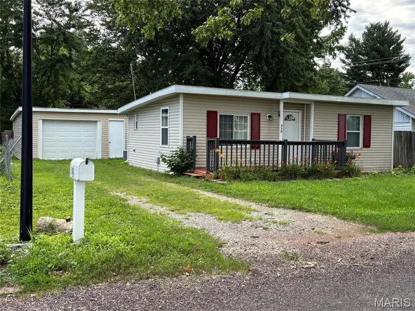 $95,000 | 939 Green Mt Lane, Belleville, IL 62220