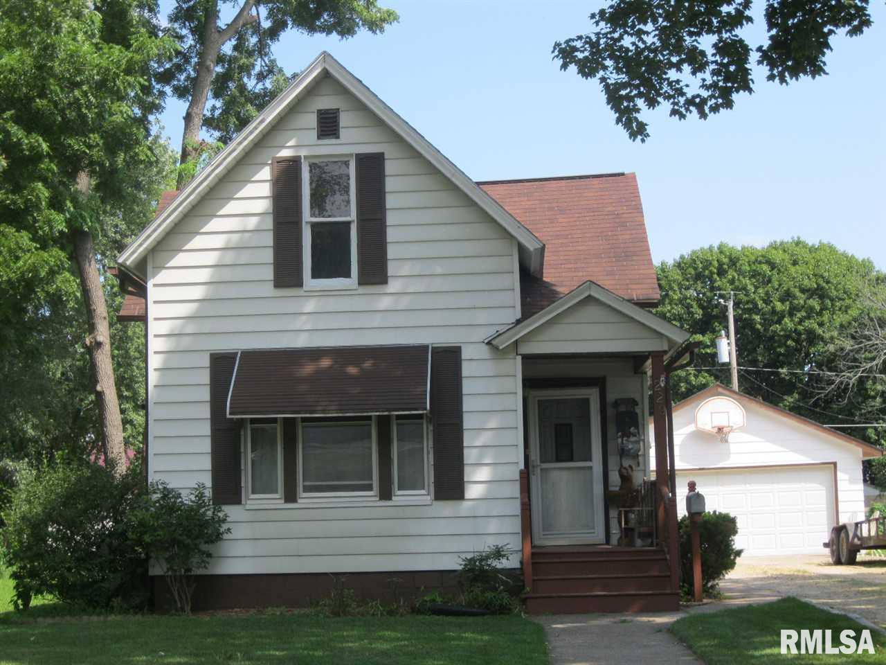 229 North 6th Street Clinton, IA 52732 - Photo 1 of 3 Gallery Image 1