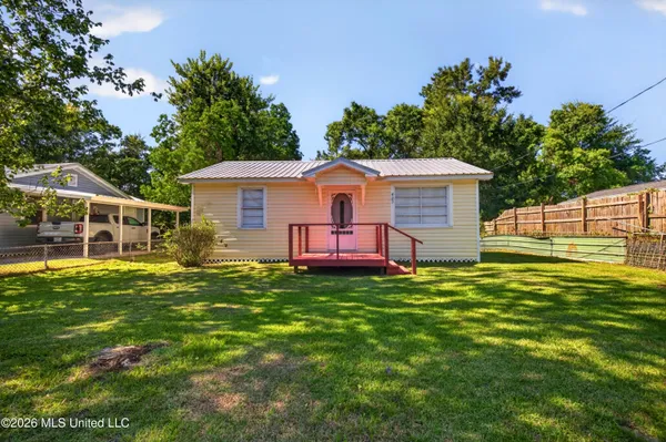 $149,000 | 427 Wainwright Street, Waveland, MS 39576