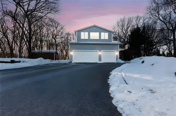 $895,000 | 9 Eagle Nest Drive, Lincoln, RI 02865