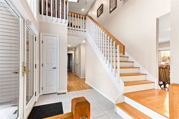 $895,000 | 9 Eagle Nest Drive, Lincoln, RI 02865