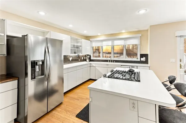 $895,000 | 9 Eagle Nest Drive, Lincoln, RI 02865