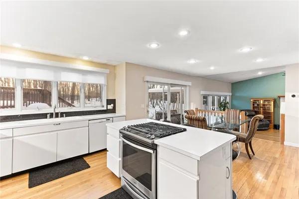 $895,000 | 9 Eagle Nest Drive, Lincoln, RI 02865