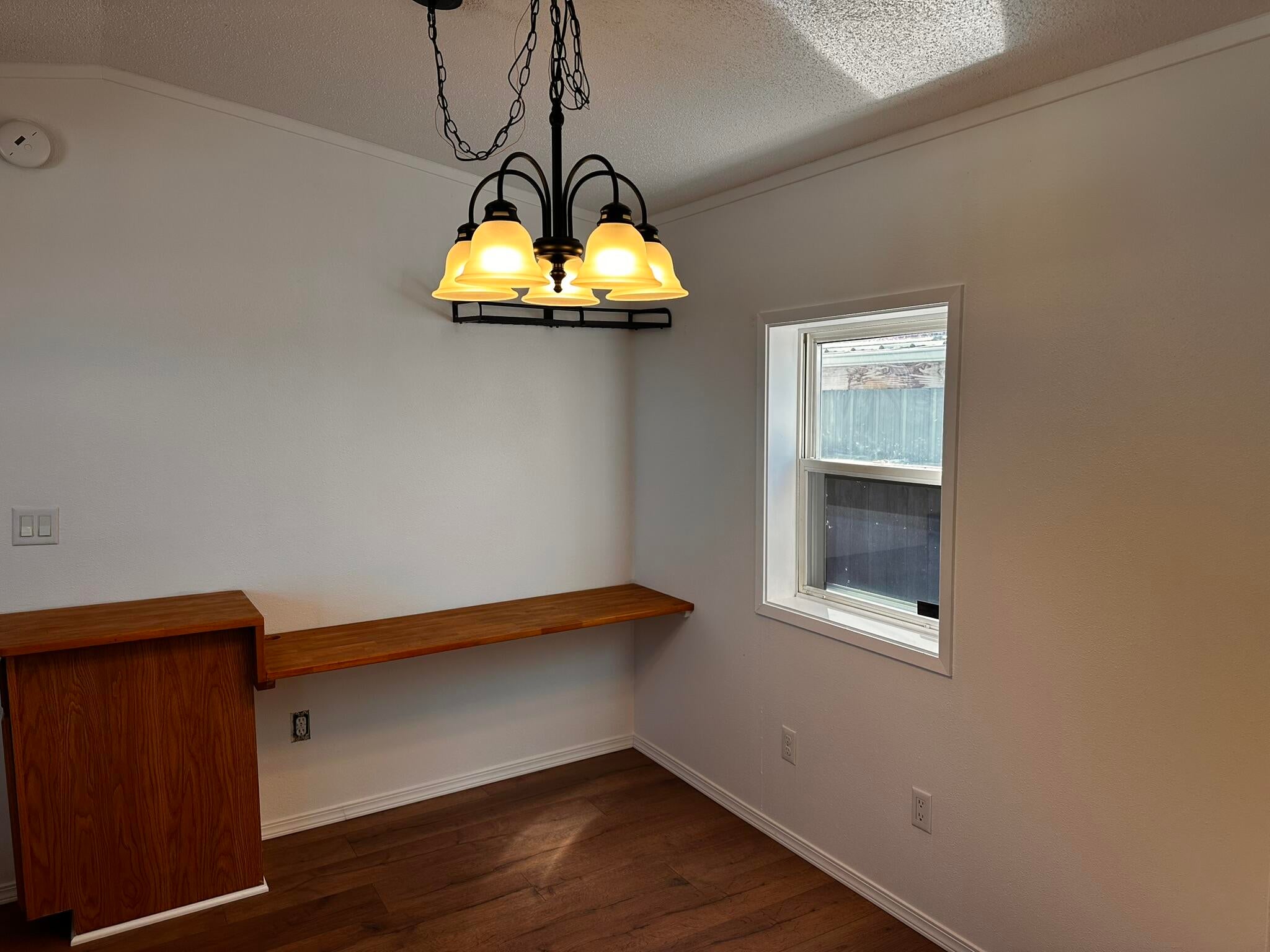 414 Stevens Road, Unit 32 Eagle Point, OR 97524 - Photo 6 of 19 IMG_2112