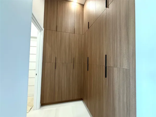 $2,599,999 | 2931 Southwest 139th Terrace, Davie, FL 33330