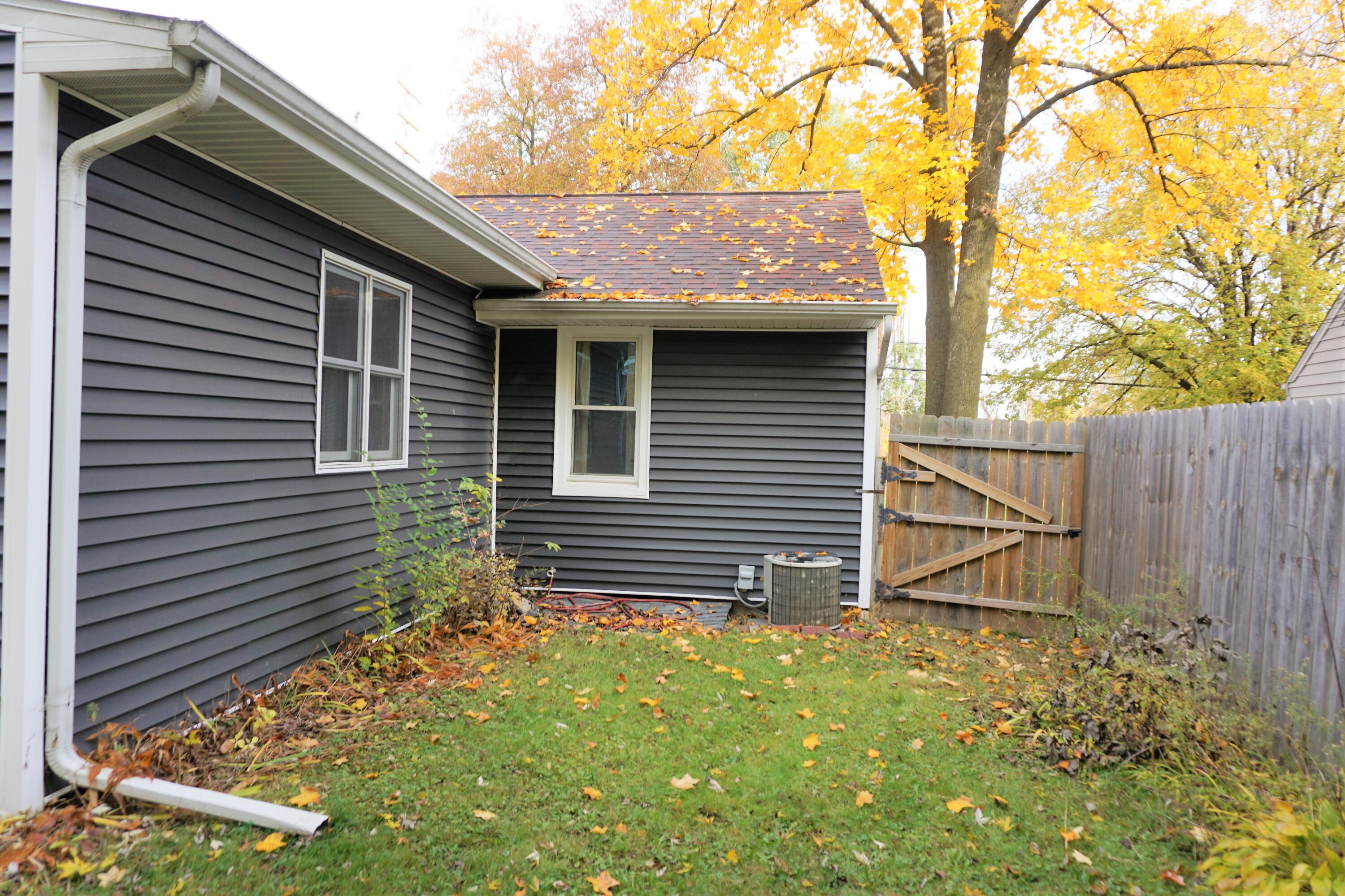 1624 Miller Road Kalamazoo, MI 49001 - Photo 8 of 32 DSC05555