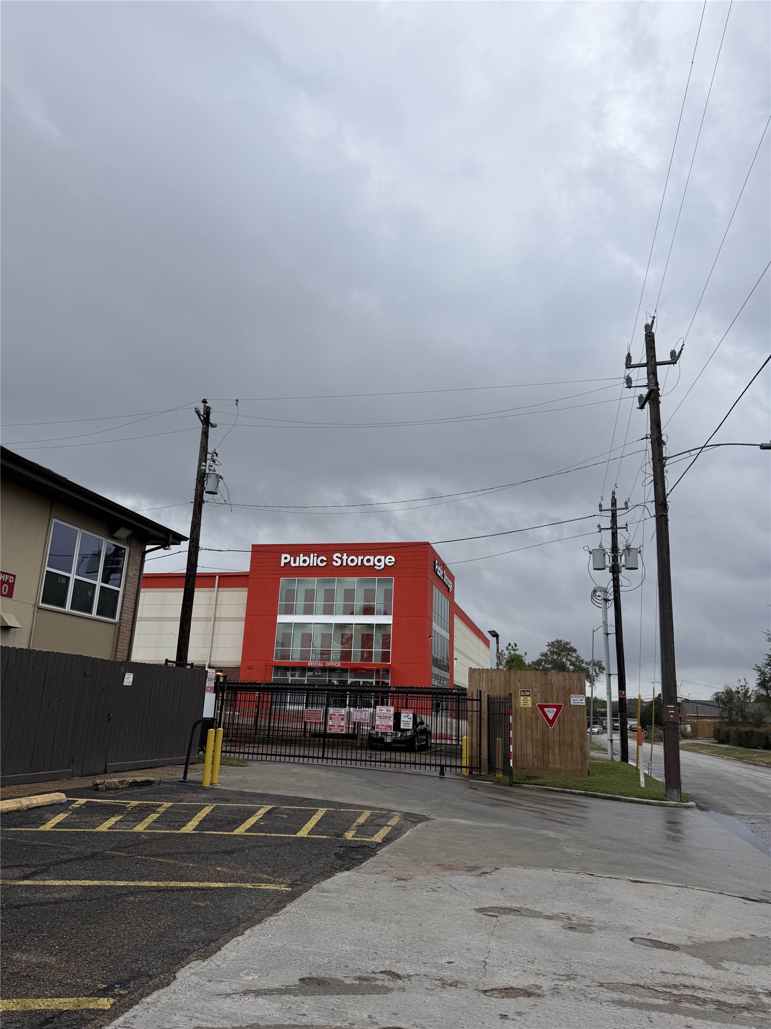 7047 Bissonnet Street, Unit 70 Houston, TX 77074 - Photo 23 of 23 a view of a city from a terrace