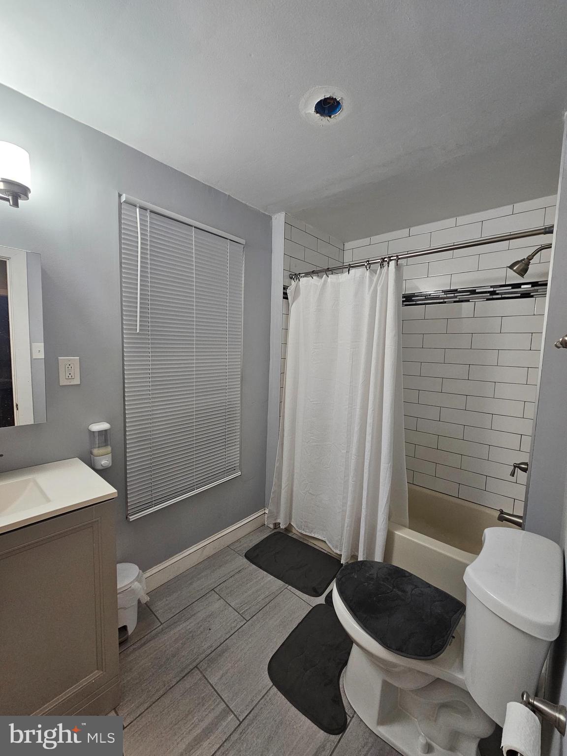 2016 North Leithgow Street Philadelphia, PA 19122 - Photo 5 of 8