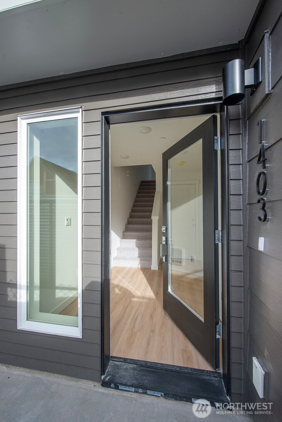 1403 Southwest 111th Lane Seattle, WA 98146 - Photo 3 of 39