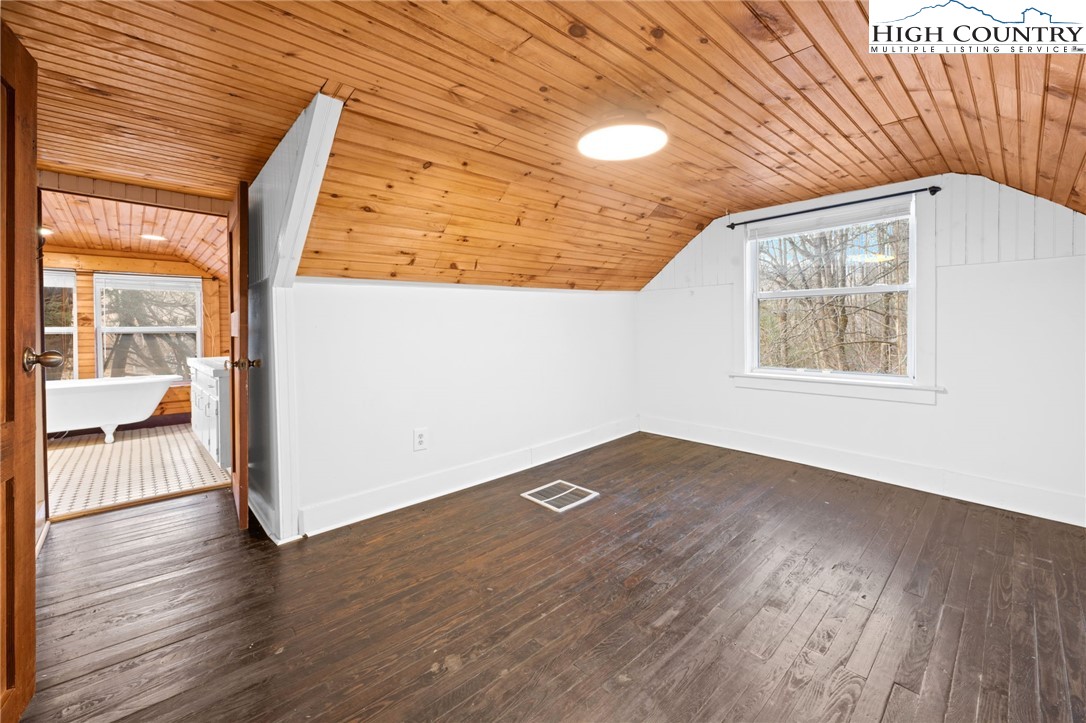 295 Jake's Mountain Road Boone, NC 28607 - Photo 23 of 47