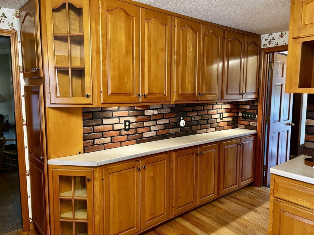 91 Daviston Street Springfield, MA 01108 - Photo 11 of 34