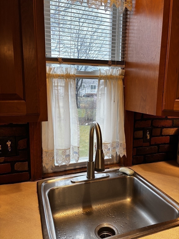 91 Daviston Street Springfield, MA 01108 - Photo 16 of 34
