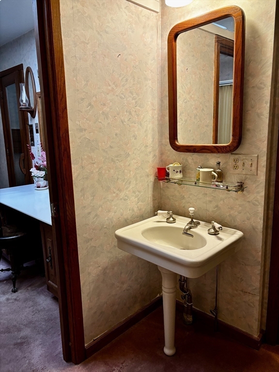 91 Daviston Street Springfield, MA 01108 - Photo 25 of 34