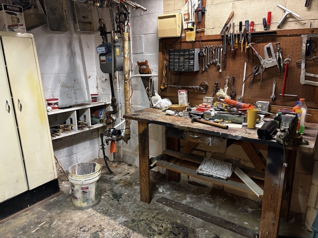 91 Daviston Street Springfield, MA 01108 - Photo 29 of 34