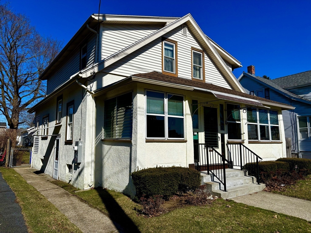 91 Daviston Street Springfield, MA 01108 - Photo 3 of 34