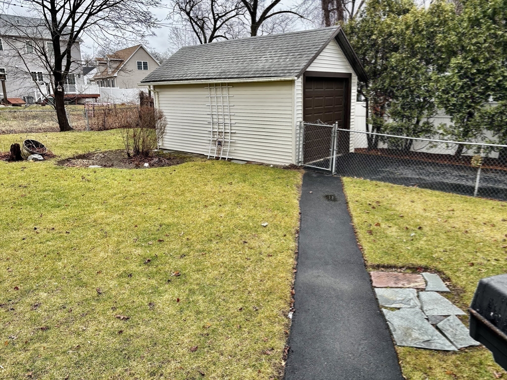 91 Daviston Street Springfield, MA 01108 - Photo 31 of 34