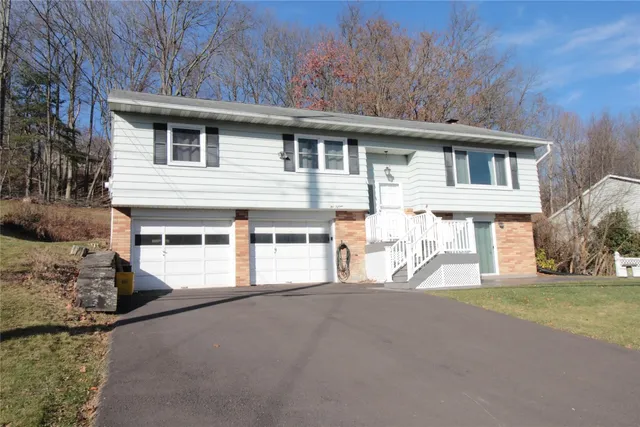 $279,000 | 215 Jamaica Boulevard, Endicott, NY 13760