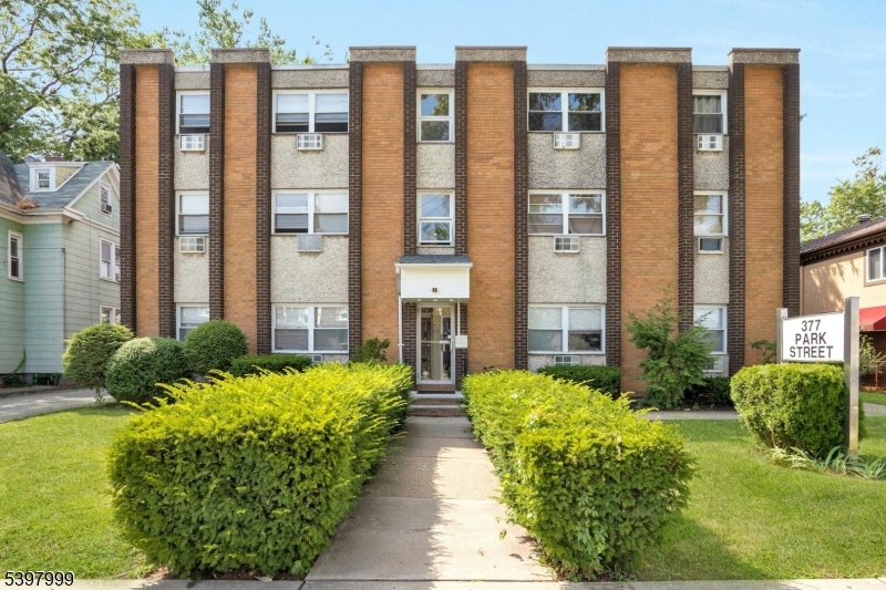 a view of a multi story building