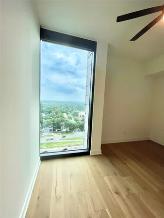 $2,500 | 84 East Avenue, Unit 1604, Austin, TX 78701