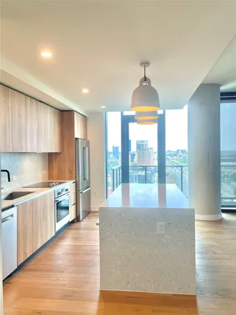 $2,500 | 84 East Avenue, Unit 1604, Austin, TX 78701