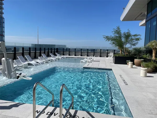 $2,500 | 84 East Avenue, Unit 1604, Austin, TX 78701