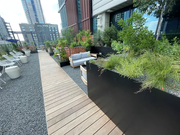 $2,500 | 84 East Avenue, Unit 1604, Austin, TX 78701