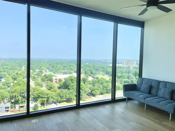 $2,500 | 84 East Avenue, Unit 1604, Austin, TX 78701