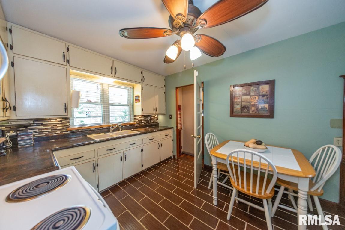1712 Salem Road Mount Vernon, IL 62864 - Photo 15 of 32 Gallery Image 15