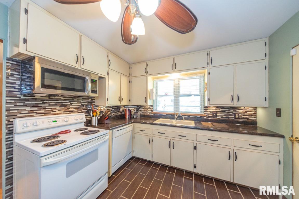 1712 Salem Road Mount Vernon, IL 62864 - Photo 16 of 32 Gallery Image 16