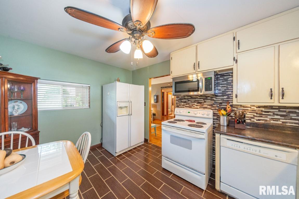 1712 Salem Road Mount Vernon, IL 62864 - Photo 17 of 32 Gallery Image 17