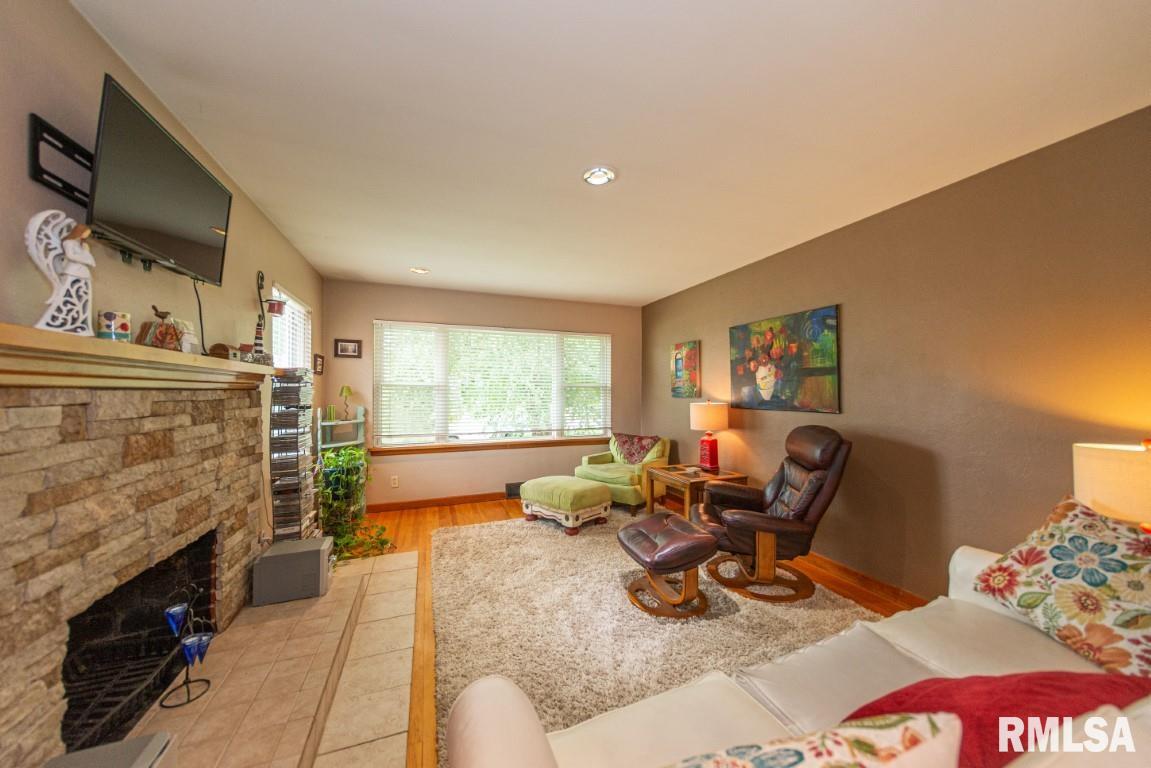 1712 Salem Road Mount Vernon, IL 62864 - Photo 5 of 32 Gallery Image 5