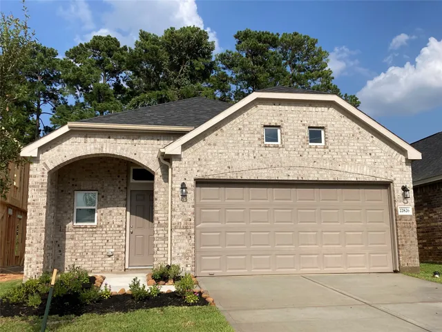 $2,400 | 22826 Ephesus Avenue, Tomball, TX 77377