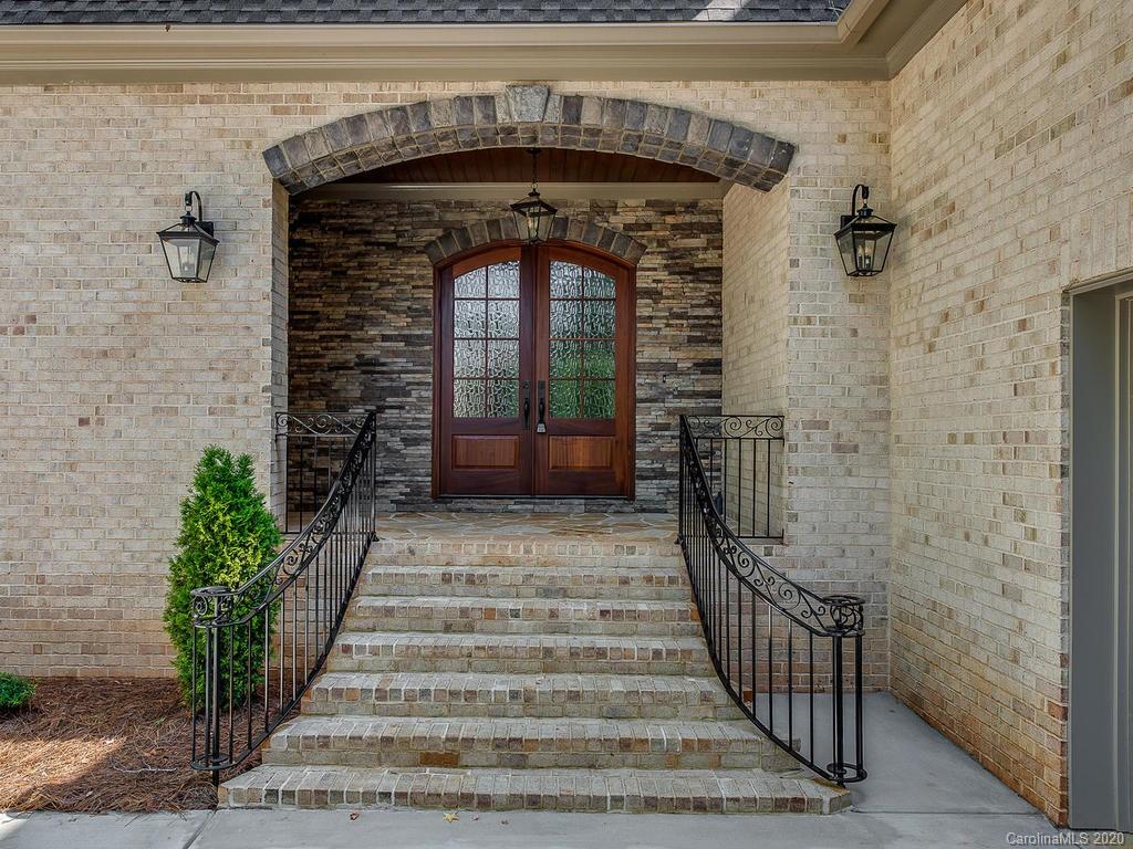 4329 Tottenham Road Charlotte, NC 28226 - Photo 2 of 42 Gallery Image 2