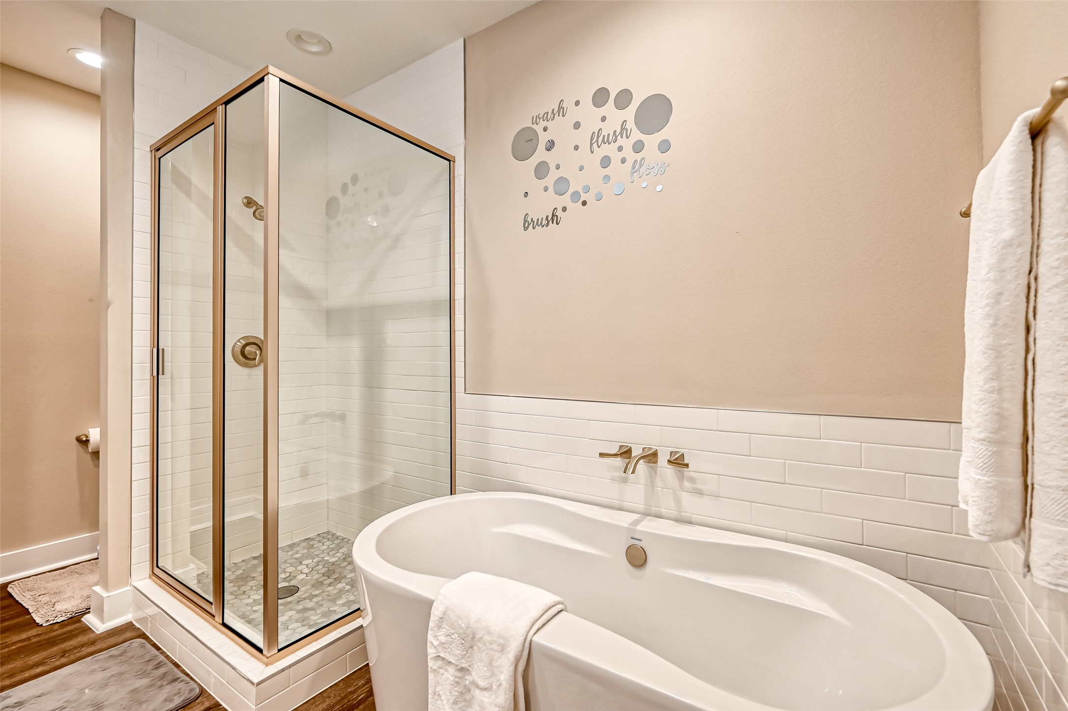 882 Fortune Street Houston, TX 77088 - Photo 6 of 18 a bathroom with a sink and a shower