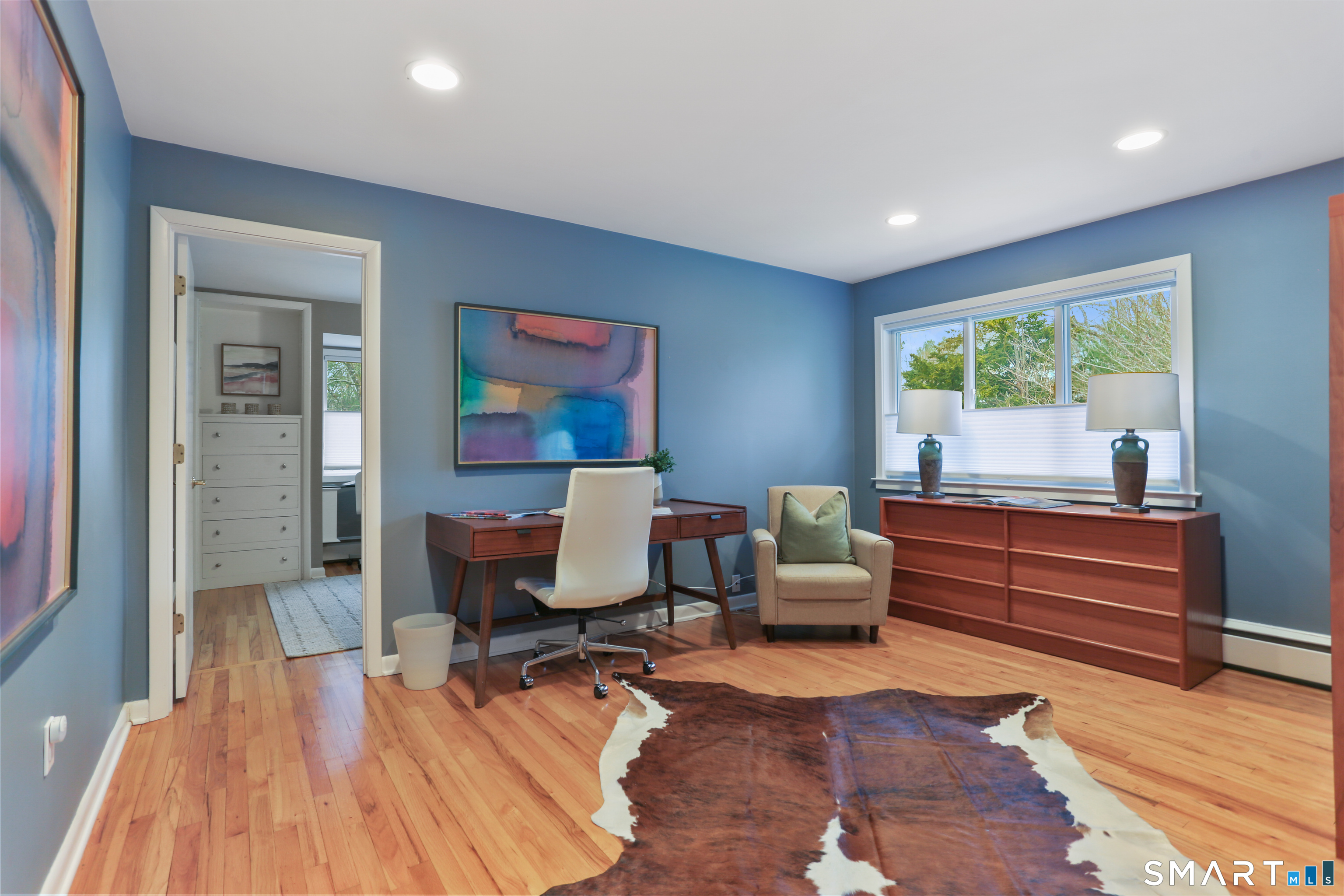 2 Rockyfield Road Westport, CT 06880 - Photo 23 of 40 Spacious room on upper level for quiet time, as library, office or relaxation