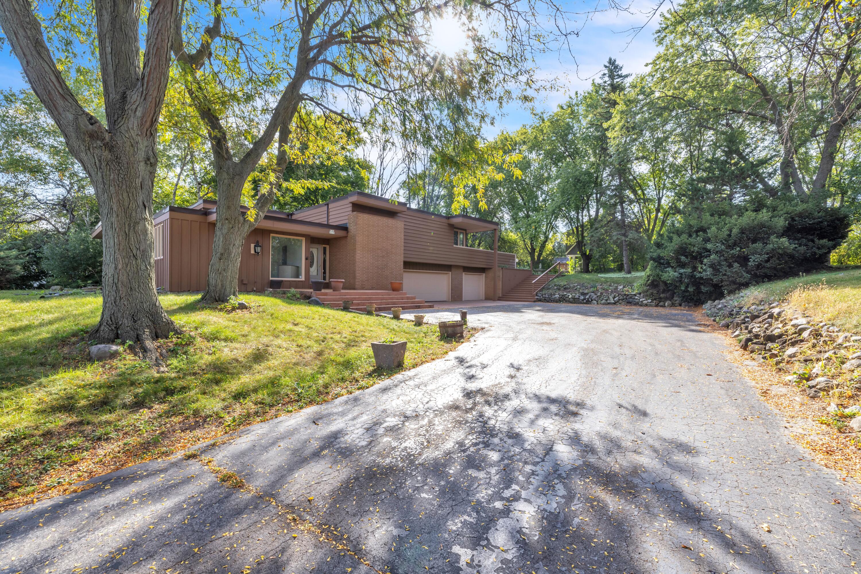 W180N5178 Marcy Road, Menomonee Falls, WI 53051 Compass