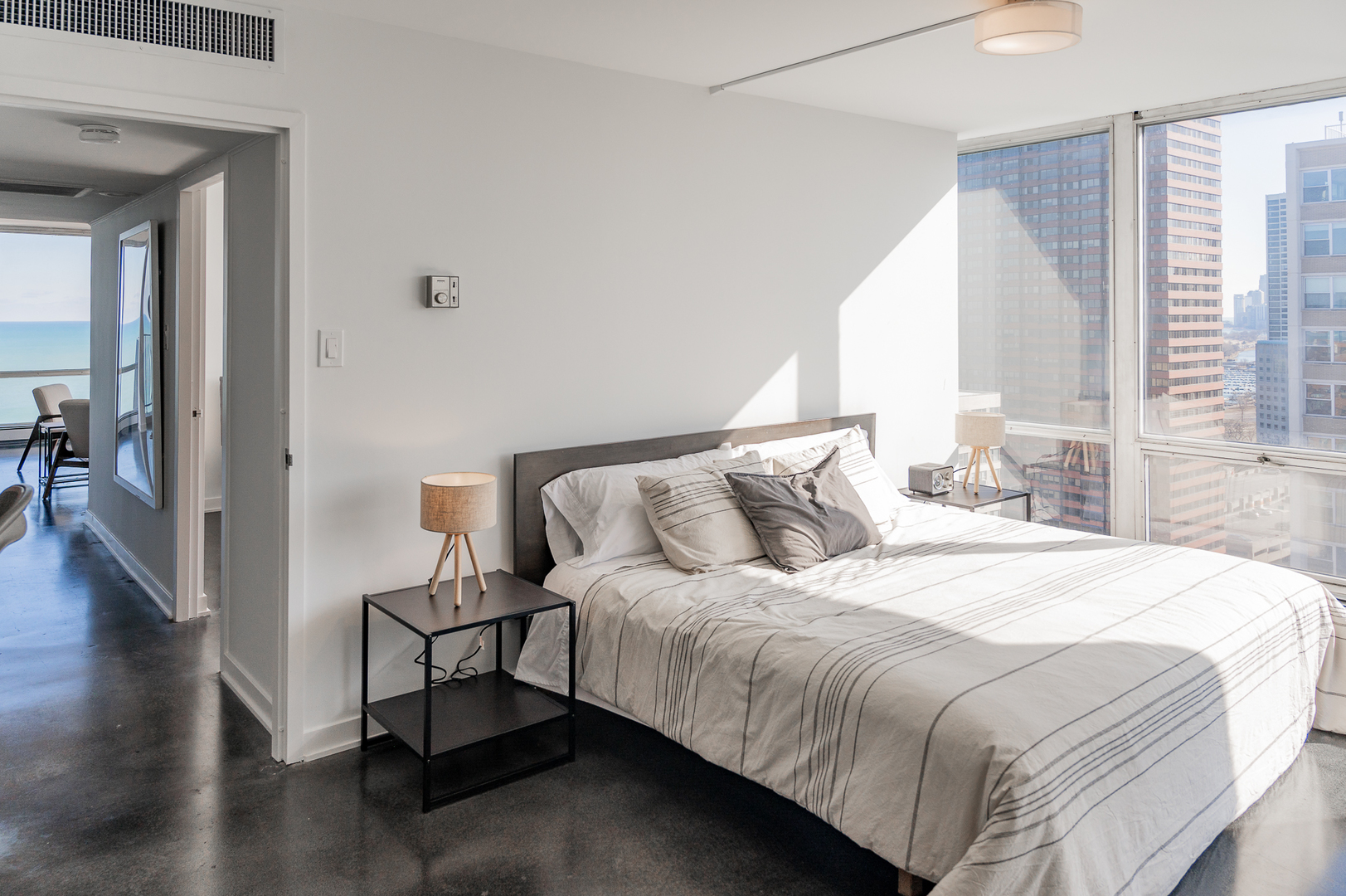 339 West Barry Avenue, Unit 24C Chicago, IL 60657 - Photo 33 of 46 Gallery Image 33