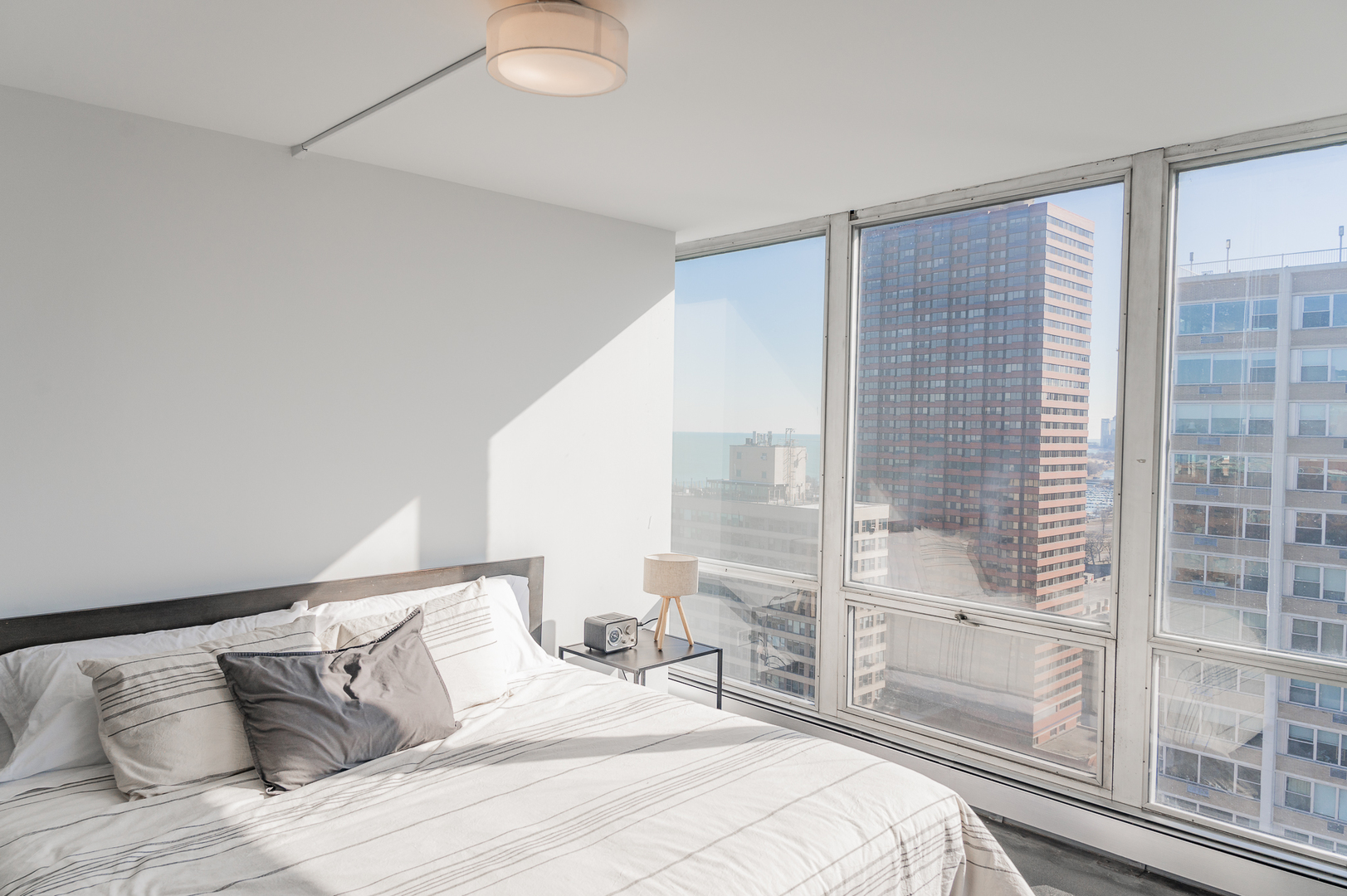 339 West Barry Avenue, Unit 24C Chicago, IL 60657 - Photo 35 of 46 Gallery Image 35