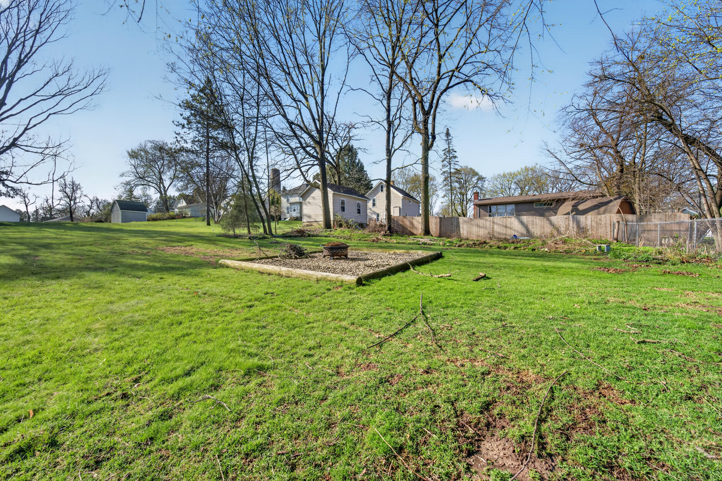 445 West Chestnut Street Burlington, WI 53105 - Photo 17 of 30 Greenspace: backyard area