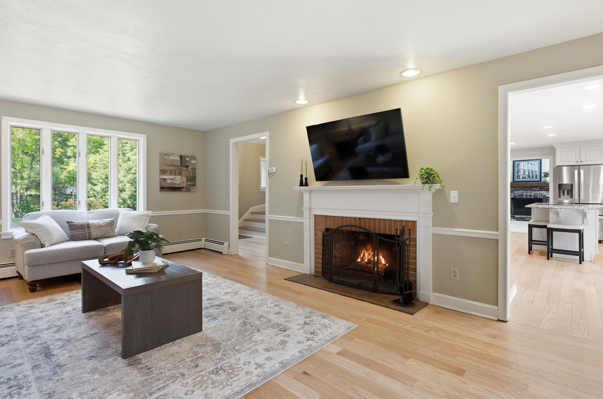 8 Netherwood Road Windham, NH 03087 - Photo 10 of 41