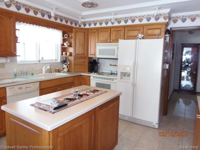 4854 Bishop Road Dryden, MI 48428 - Photo 25 of 43 4854 Bishop kitchen.jpg