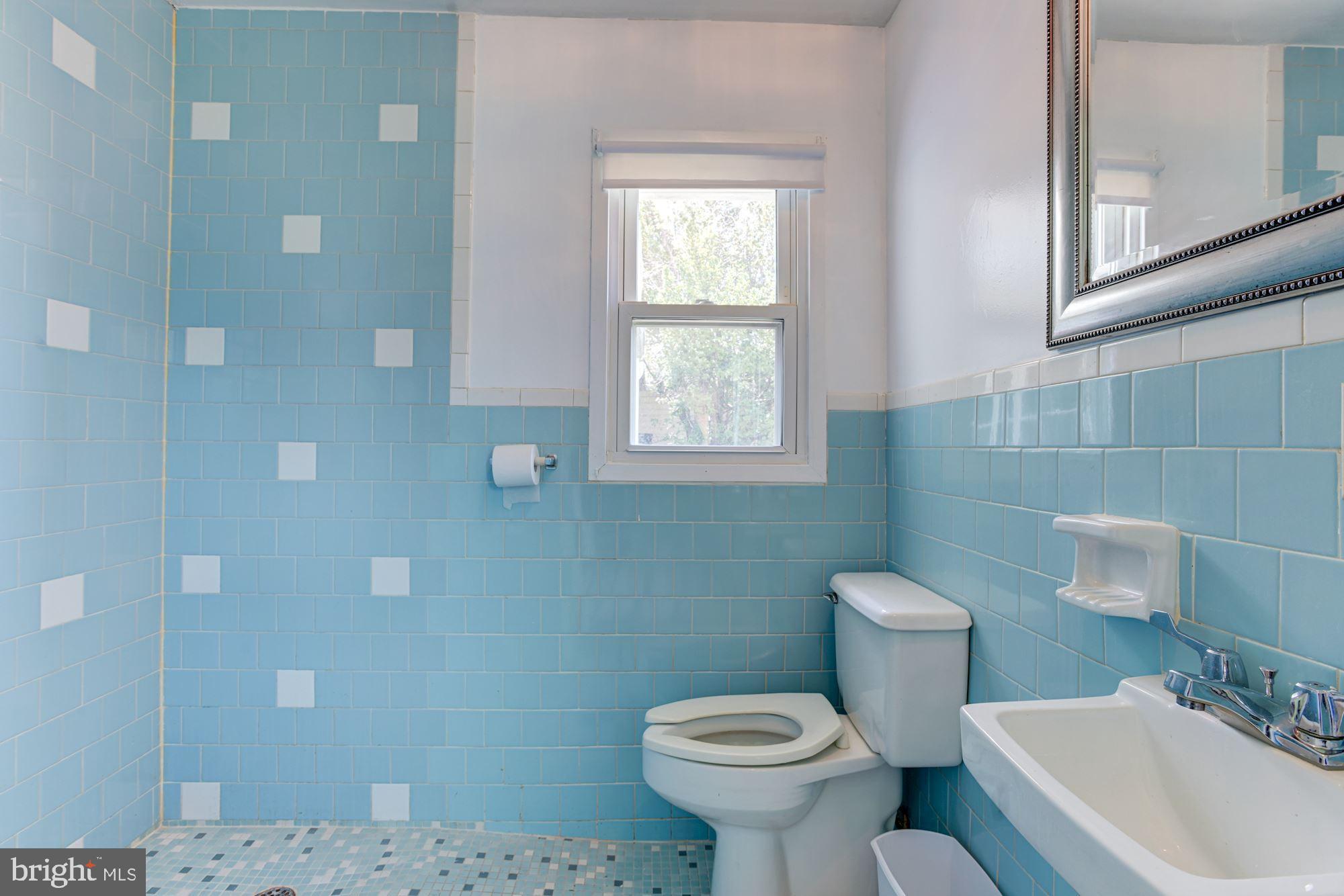 2105 Kennicott Road Baltimore, MD 21244 - Photo 14 of 24 Primary Bedroom Suite Bath