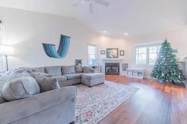 $329,900 | 9417 South Harbour Pointe Drive, Bloomington, IN 47401