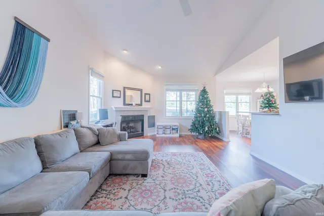 $329,900 | 9417 South Harbour Pointe Drive, Bloomington, IN 47401