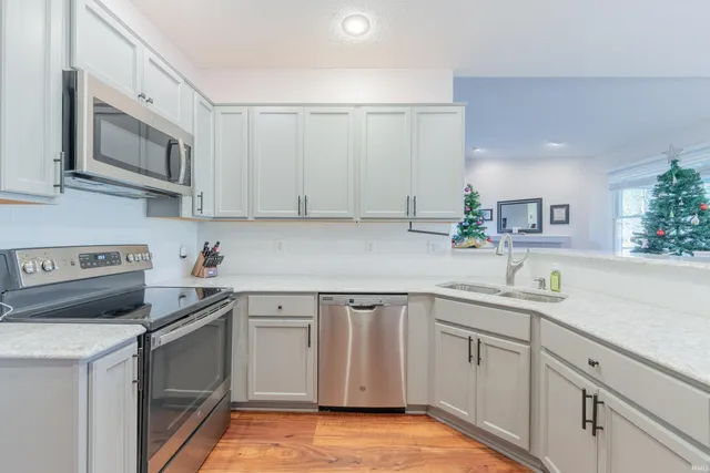 $329,900 | 9417 South Harbour Pointe Drive, Bloomington, IN 47401