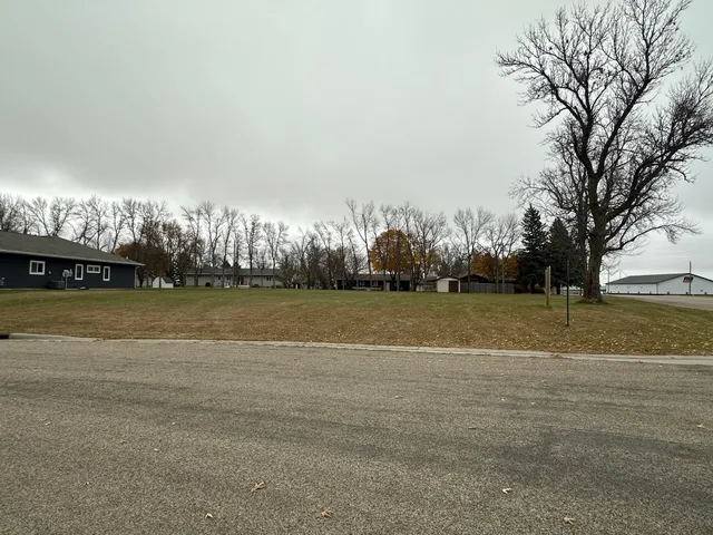 $42,000 | 315 Mueller Drive, Hendricks, MN 56136