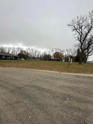 $42,000 | 315 Mueller Drive, Hendricks, MN 56136