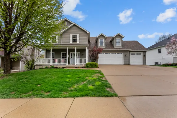 $499,000 | 431 8th Street, Le Claire, IA 52753