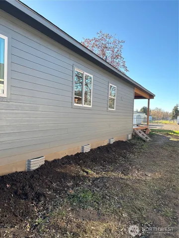 a view of entryway door of the house